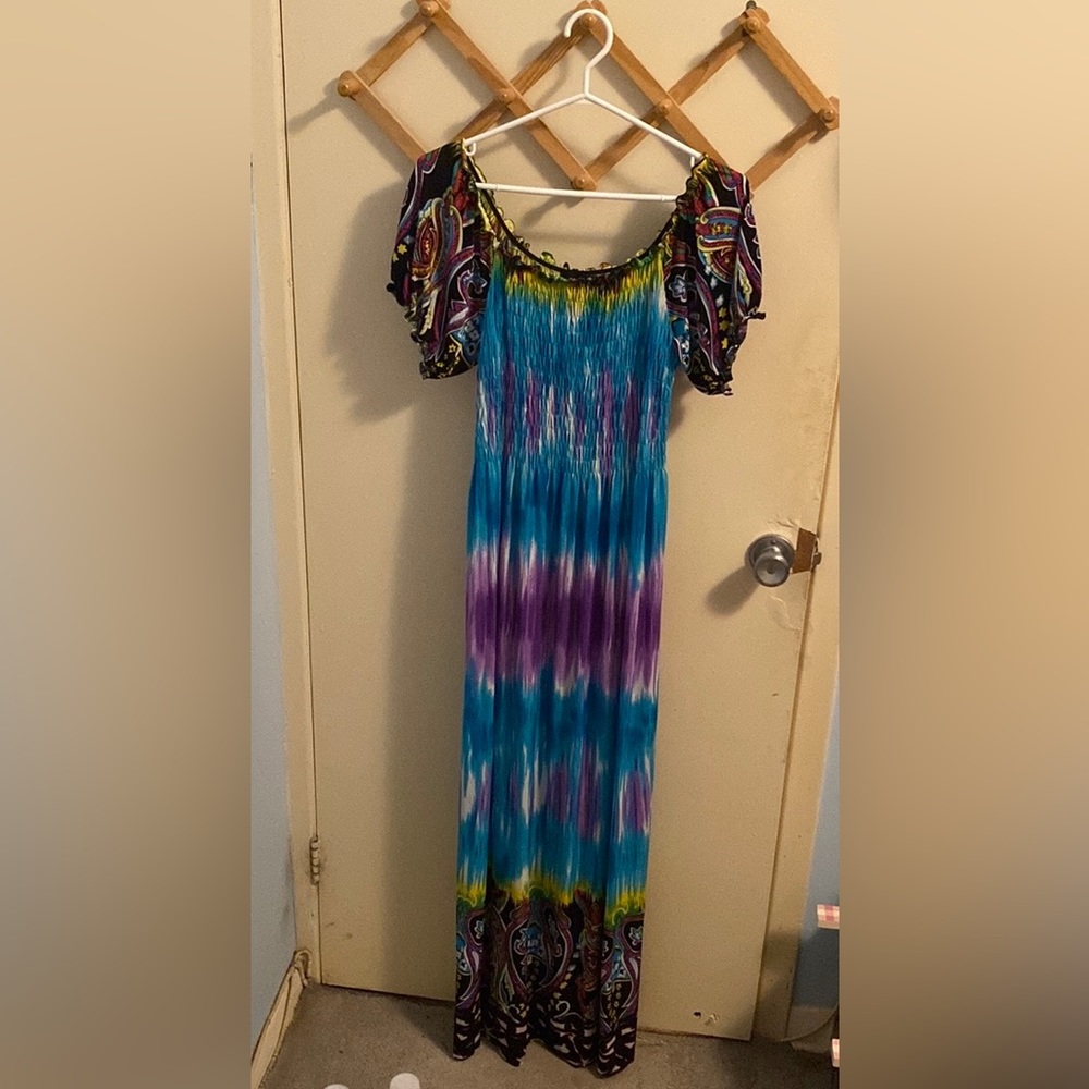 Women’s Beautiful Maccine size large stretchy dress